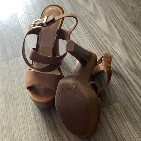 Shoes - Picture 2 of 4